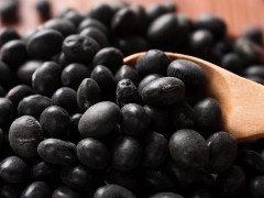 带皮吃黑豆 明显改善贫血